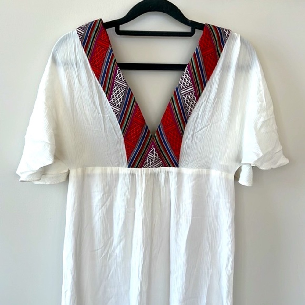 Line & Dot V Neck and Back Crinkle Dress